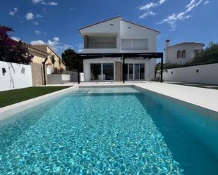 Piscina de Casa o xalet en venda en El Perelló