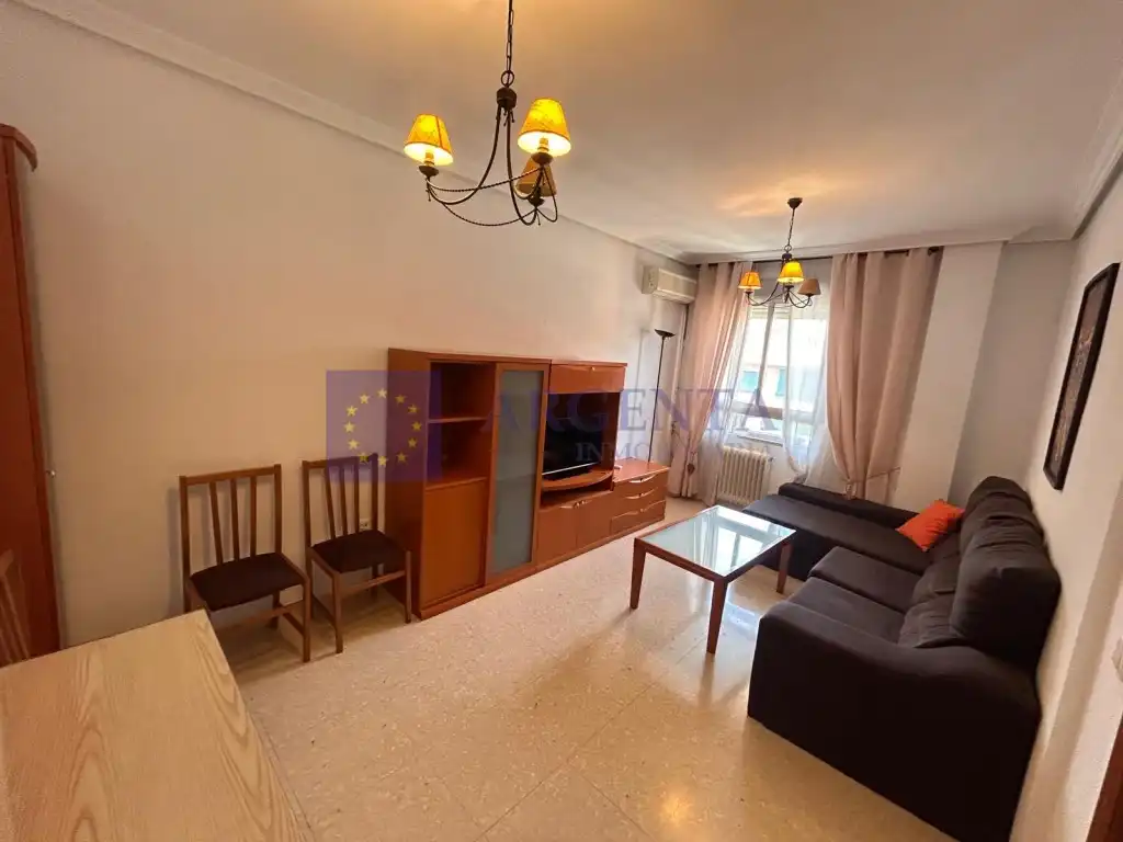 Fotografía del inmueble reportado: 700 €/mes — Cáceres, Cáceres