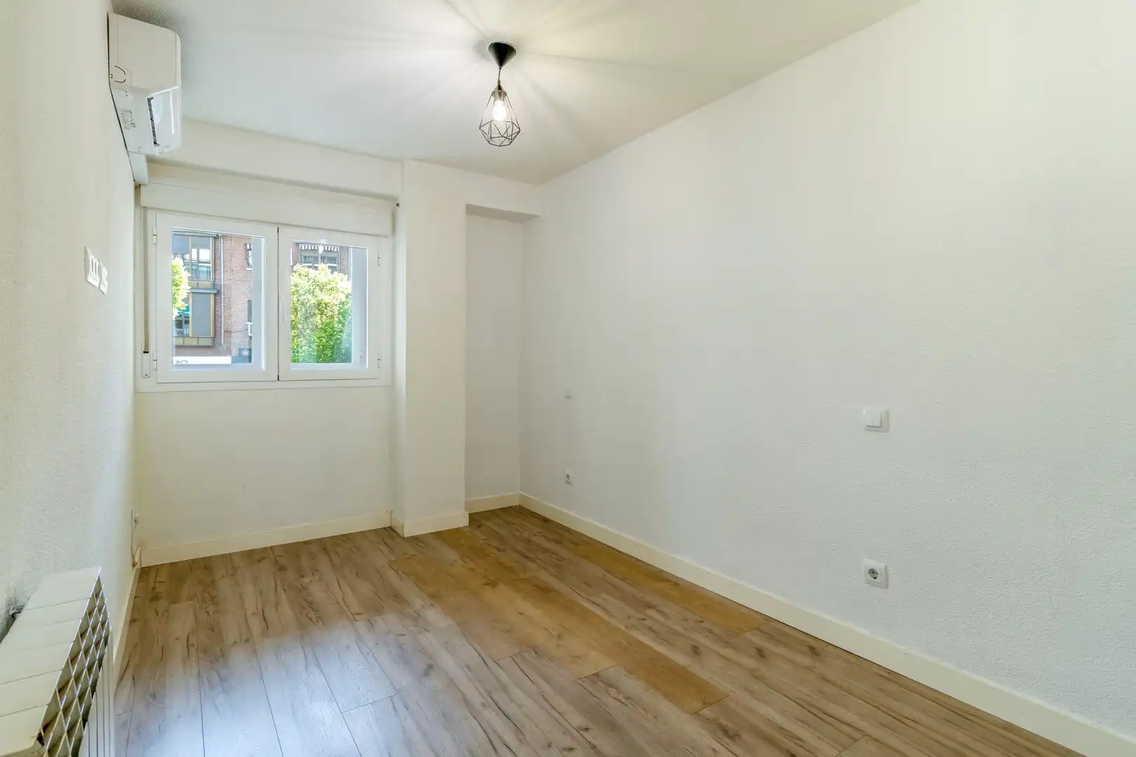 Apartamento de alquiler en 8 Calle Valderrobres #2, Canillejas