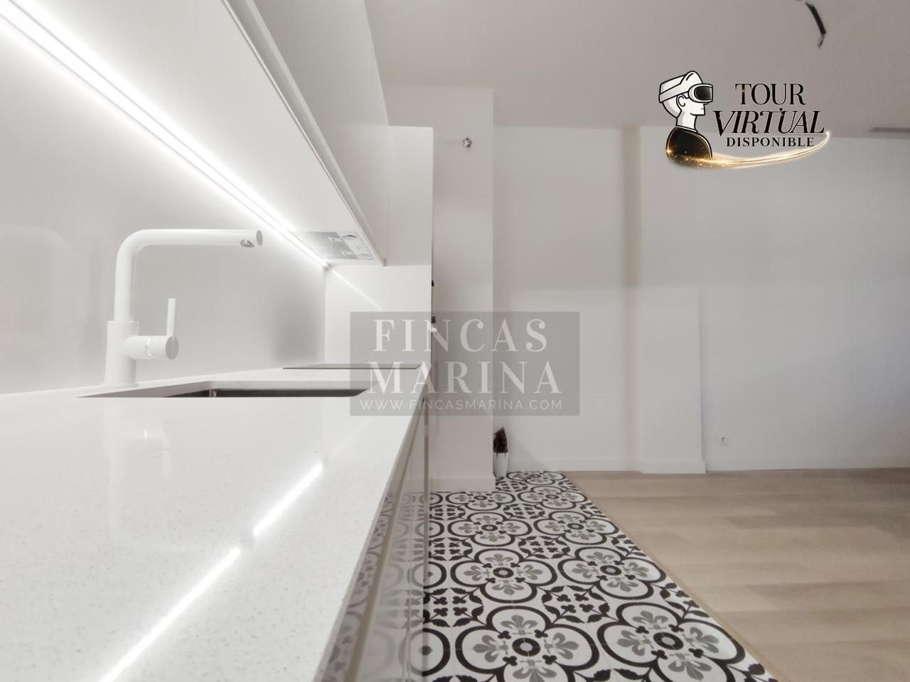 Planta baixa en venda a Carrer de l'Església, Castell - Poble Vell