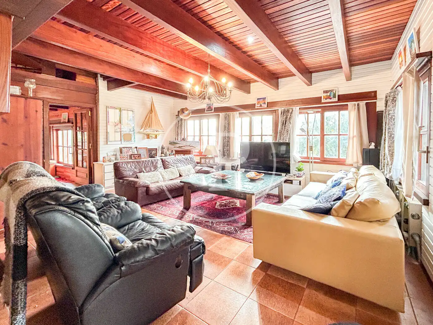 Sala d'estar de Casa o xalet en venda en Matadepera amb Calefacció, Jardí privat i Terrassa