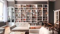 Living room of Flat for sale in  Barcelona Capital  with Air Conditioner, Heating and Parquet flooring