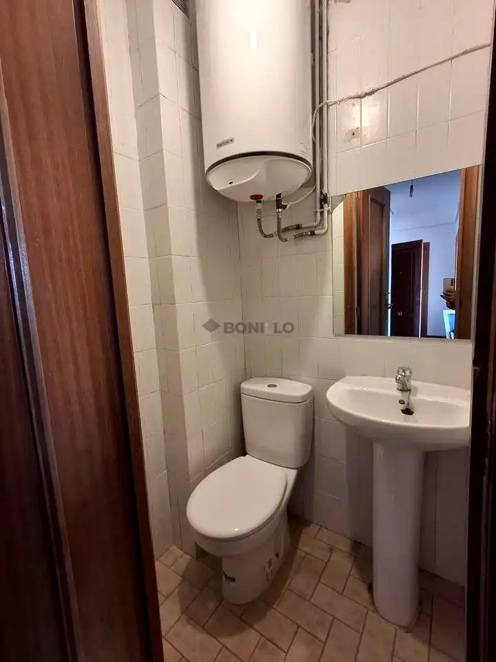 Flat for rent in San Antonio, Alfambra