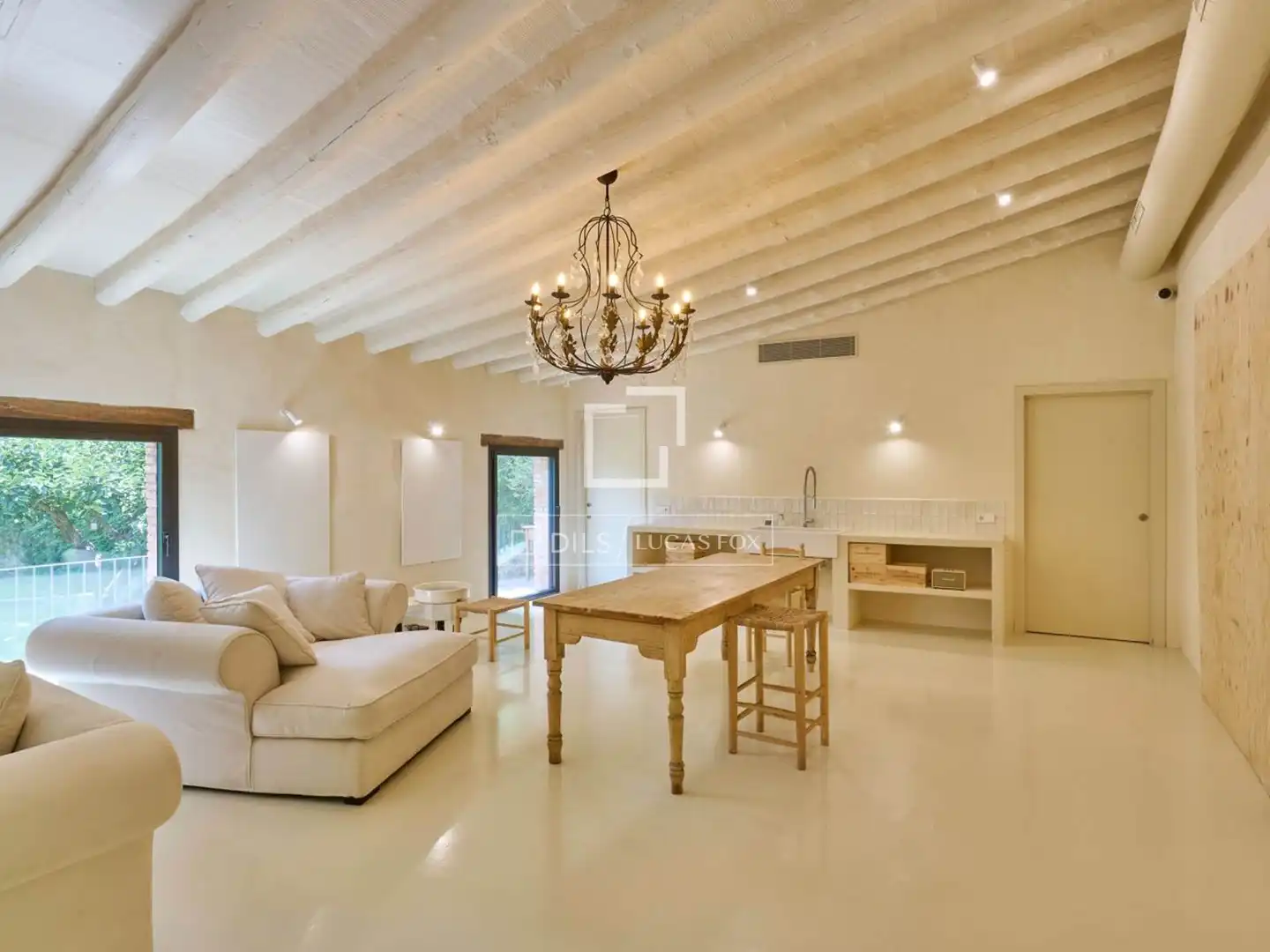 Sala d'estar de Casa o xalet en venda en Alella amb Aire condicionat, Calefacció i Jardí privat