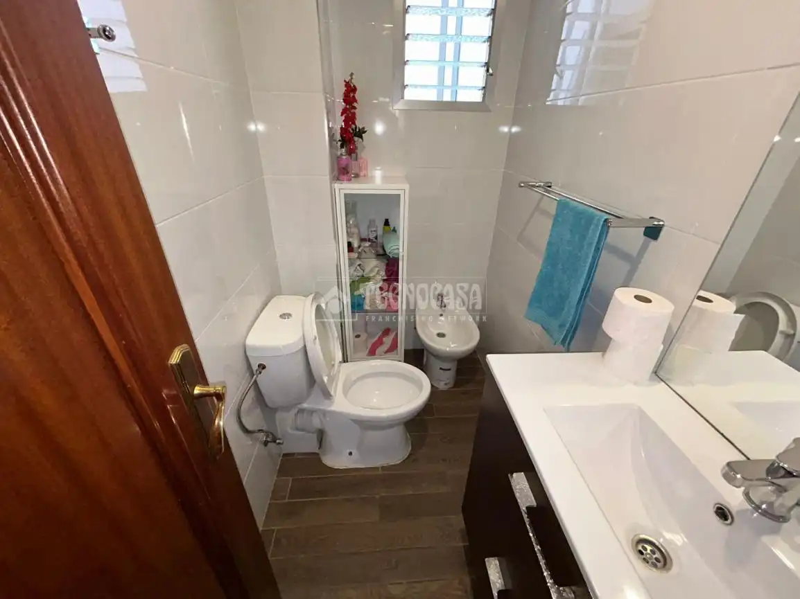 Baño de Piso en venta en Valencia con Calefacción, Amueblado y Balcón
