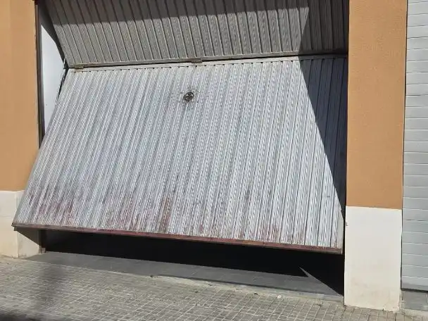 Aparcamiento en venta en Carrer Baix Ebre 4, imagen 3