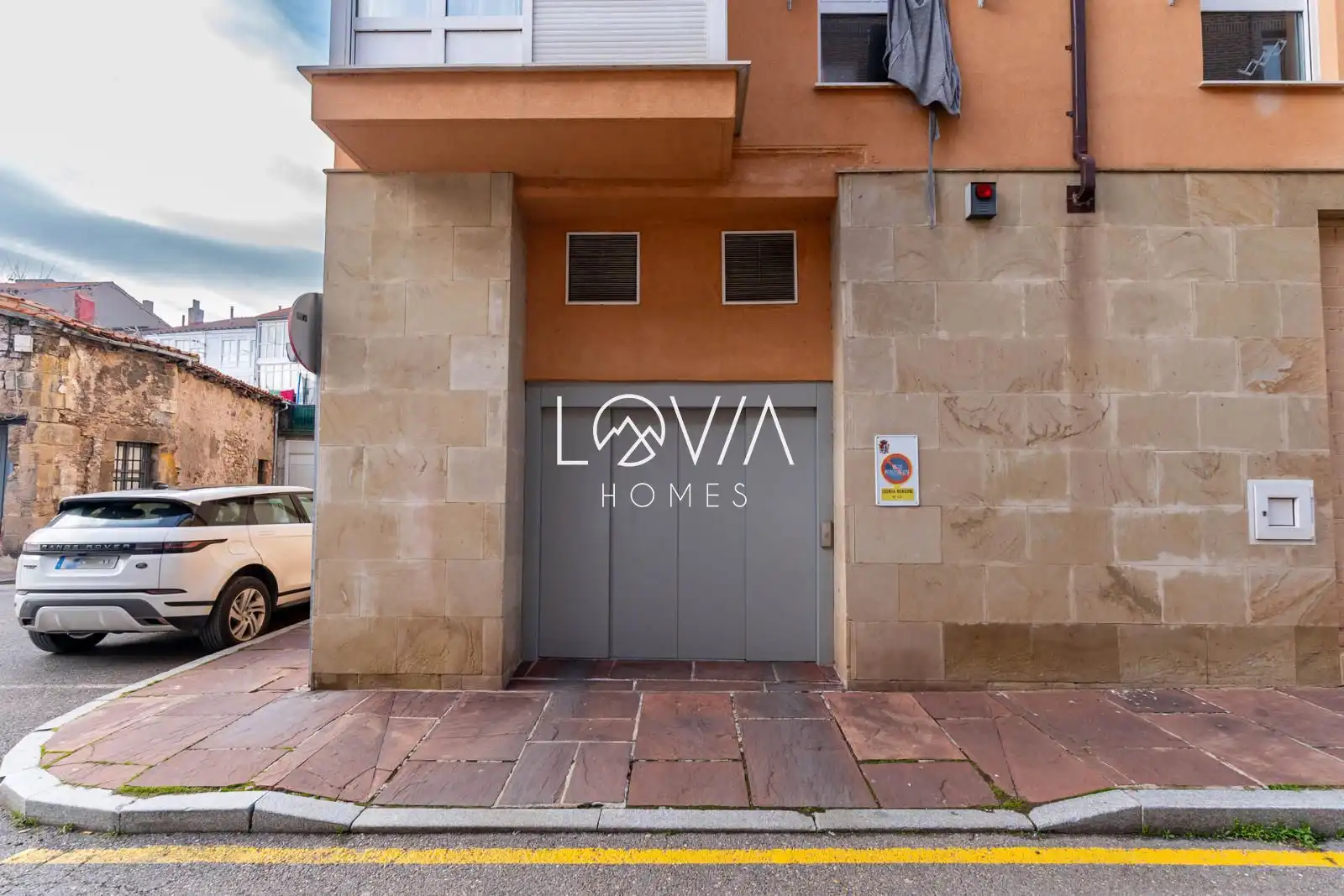 Exterior view of Garage for sale in Reinosa