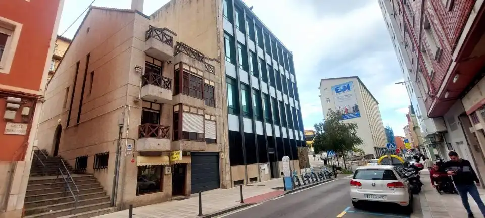 Außenansicht von Maisonette zum Verkauf in Santander mit Heizung und Abstellraum