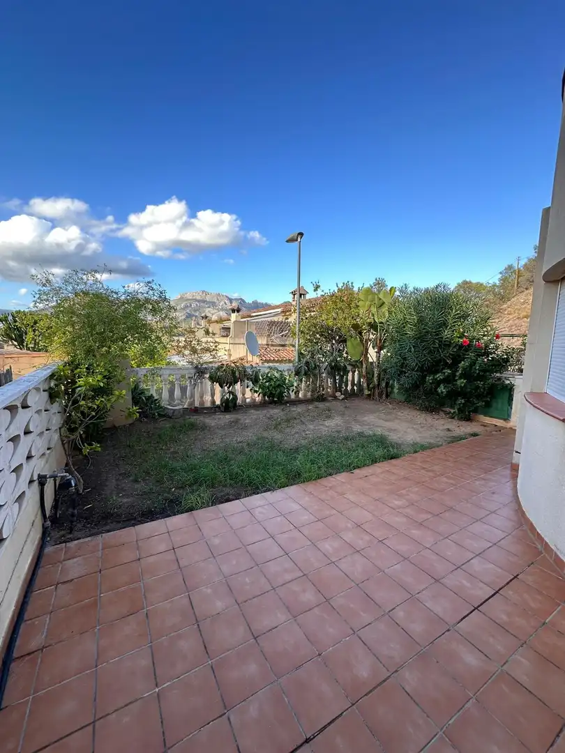 Jardí de Casa adosada en venda en La Nucia amb Jardí privat, Terrassa i Traster