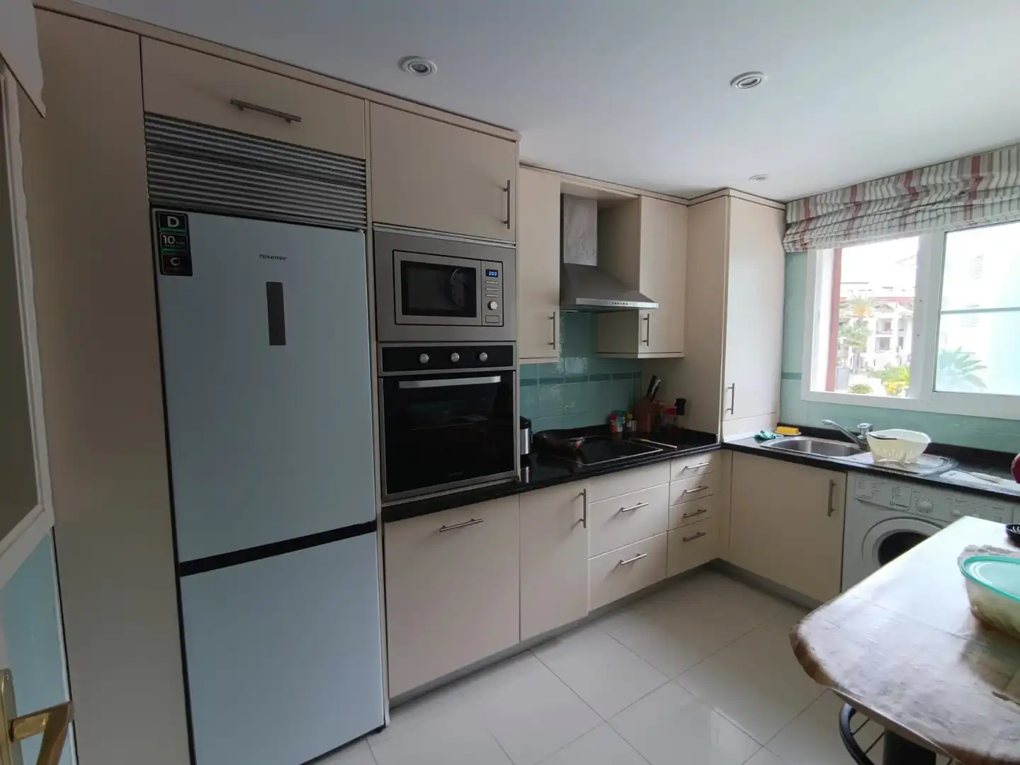 Cuina de Apartament en venda en Sotogrande amb Aire condicionat, Terrassa i Piscina