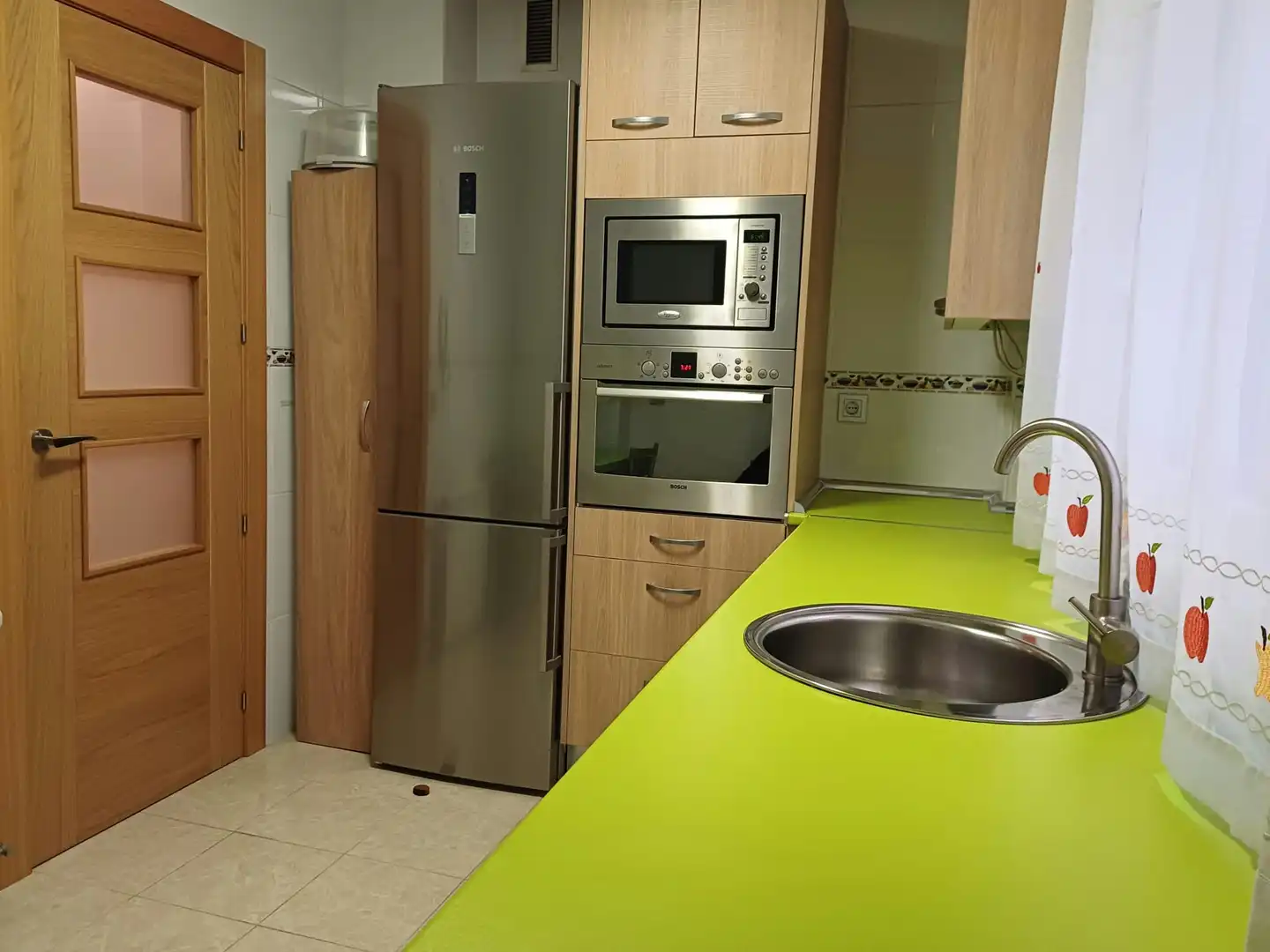 Cocina de Piso en venta en Valladolid con Calefacción, Parquet y Amueblado