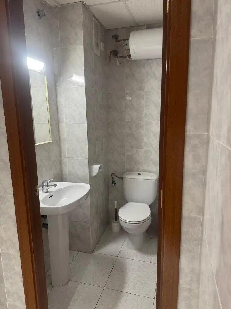 Badezimmer von Büro zur Miete in Tarragona