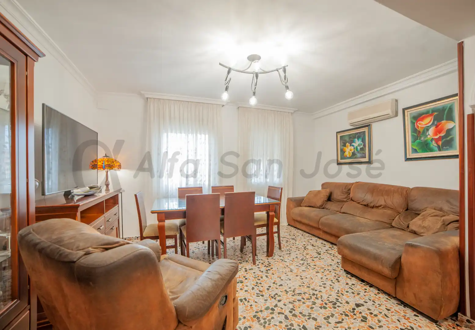 Sala d'estar de Pis en venda en La Rinconada amb Moblat