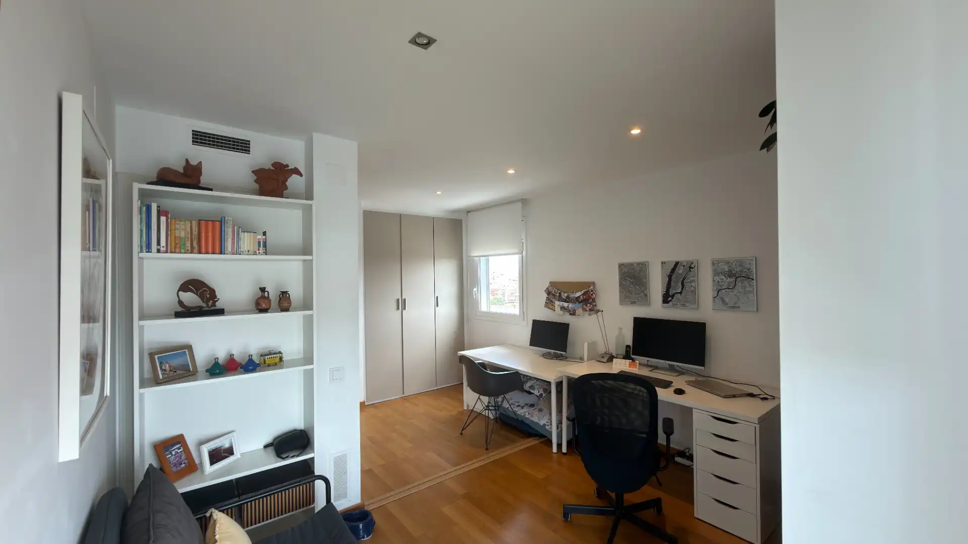 Bedroom of Flat for sale in Terrassa  with Air Conditioner, Heating and Parquet flooring