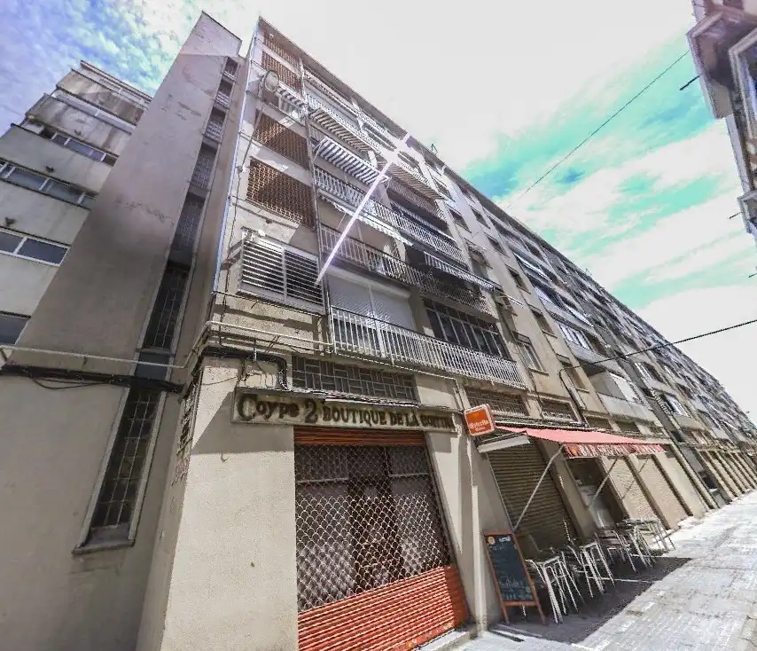 Piso en venta en C/ Abad Escarre