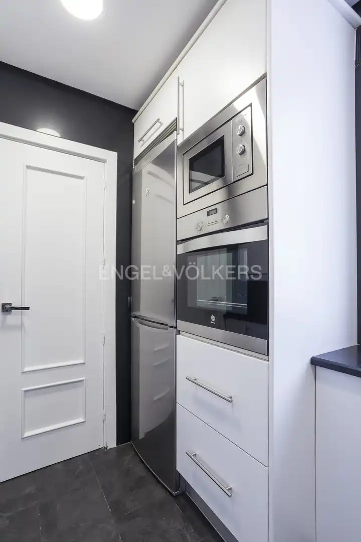 Kitchen of Flat for rent in Madrid  with Air Conditioner, Heating and Parquet flooring