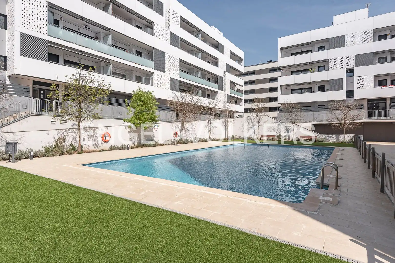Piscina de Pis en venda en Sant Just Desvern amb Aire condicionat, Calefacció i Terrassa