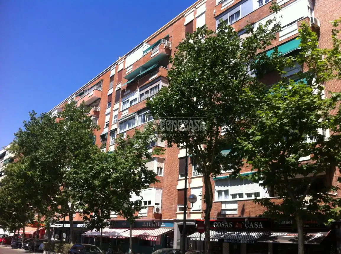 Individual amb ascensor en venda a Calle Alustante, imagen 4
