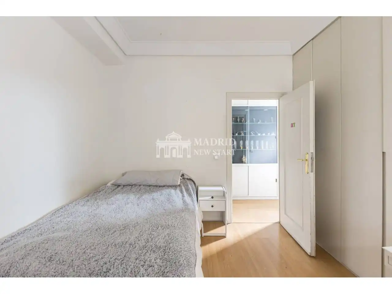 Schlafzimmer von Wohnung zum Verkauf in Madrid mit Klimaanlage und Heizung