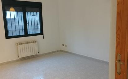 Bedroom of Flat to rent in Chinchón  with Heating