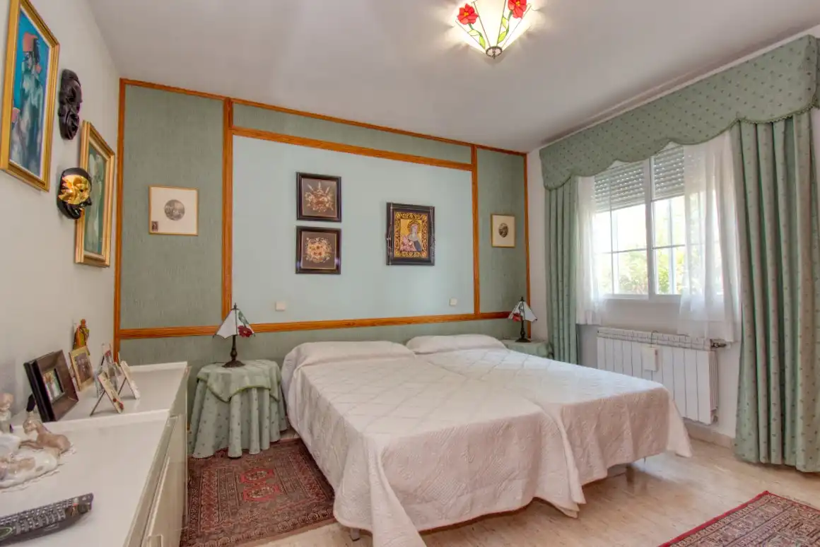 Habitación de Casa o chalet en venta en Nuevo Baztán con Aire acondicionado, Calefacción y Jardín privado