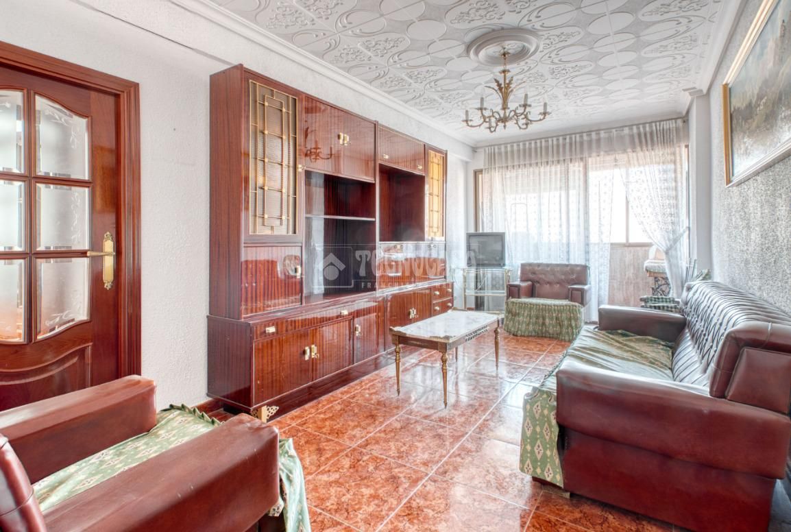 Living room of Flat for sale in Valladolid Capital  with Terrace