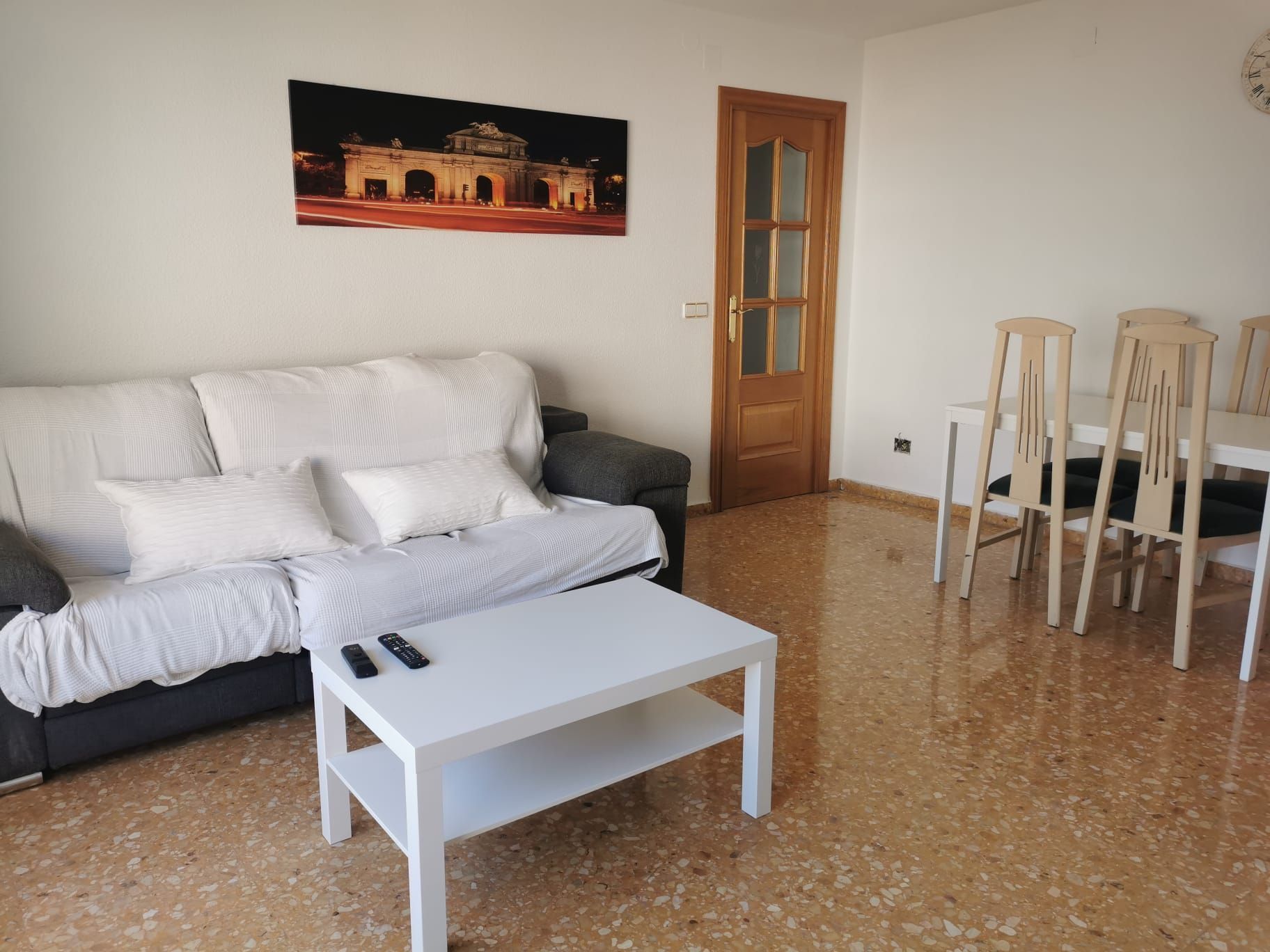 Piso de alquiler en Carrer de Pere De València, L'Illa Perduda, Algirós,  Valencia Capital