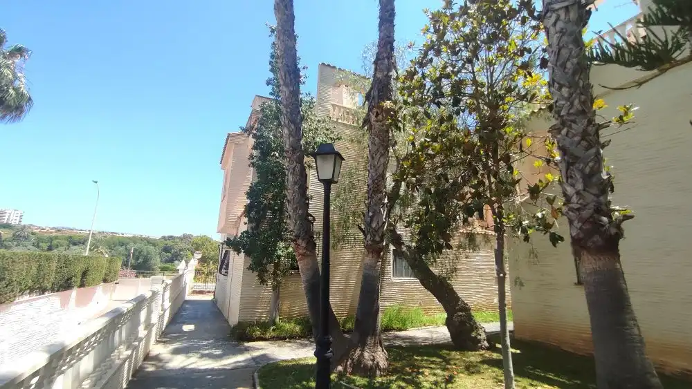 Casa bifamiliare con piscina in vendita a Avinguda del Carabasí 1, imagen 6