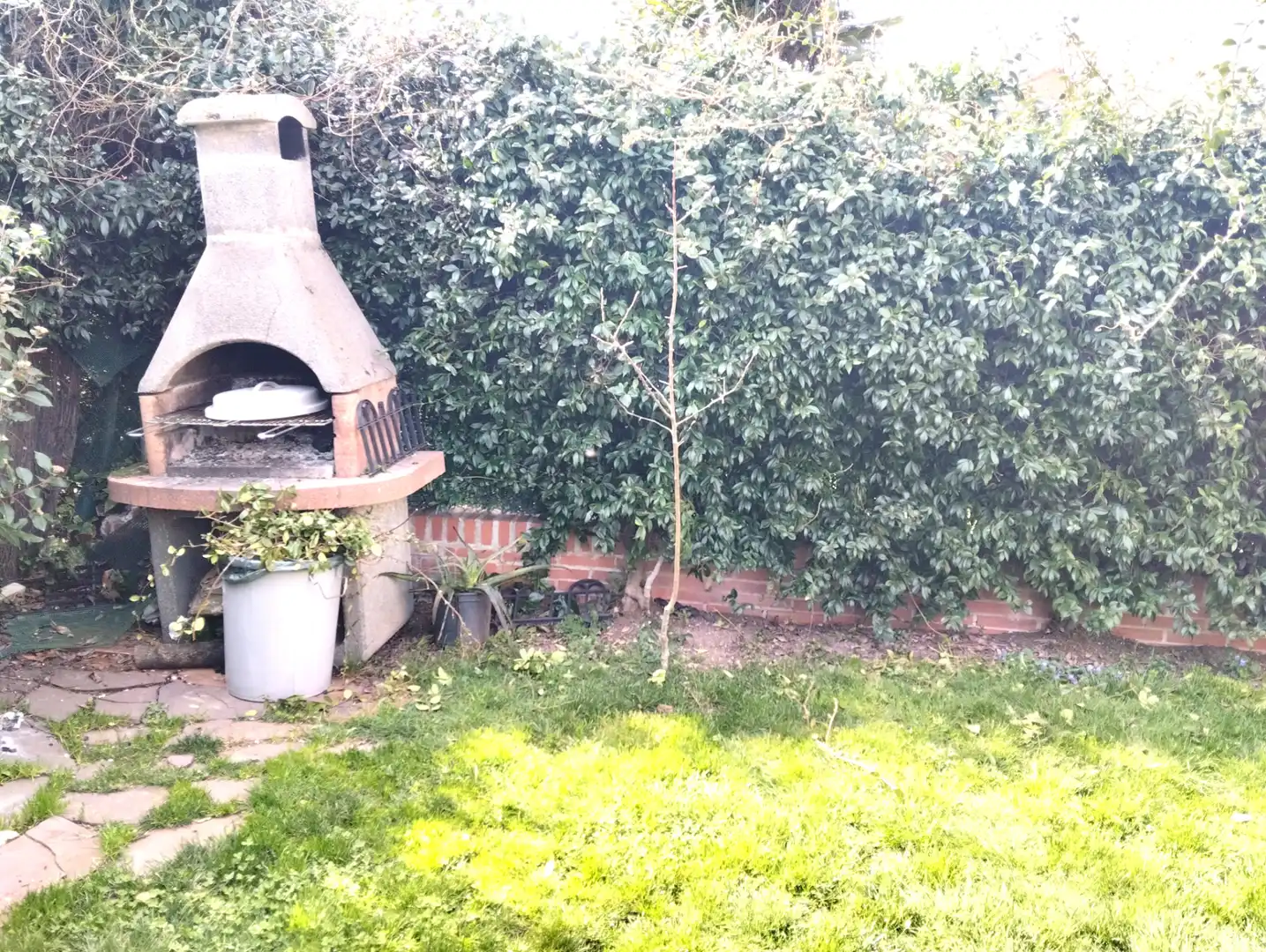 Jardín de Casa adosada en venta en San Lorenzo de El Escorial con Aire acondicionado, Calefacción y Jardín privado