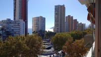 Vista exterior de Estudi en venda en Benidorm amb Jardí privat, Terrassa i Piscina comunitària