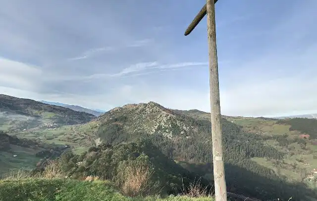 Vista exterior de Casa adosada en venta en Santa María de Cayón