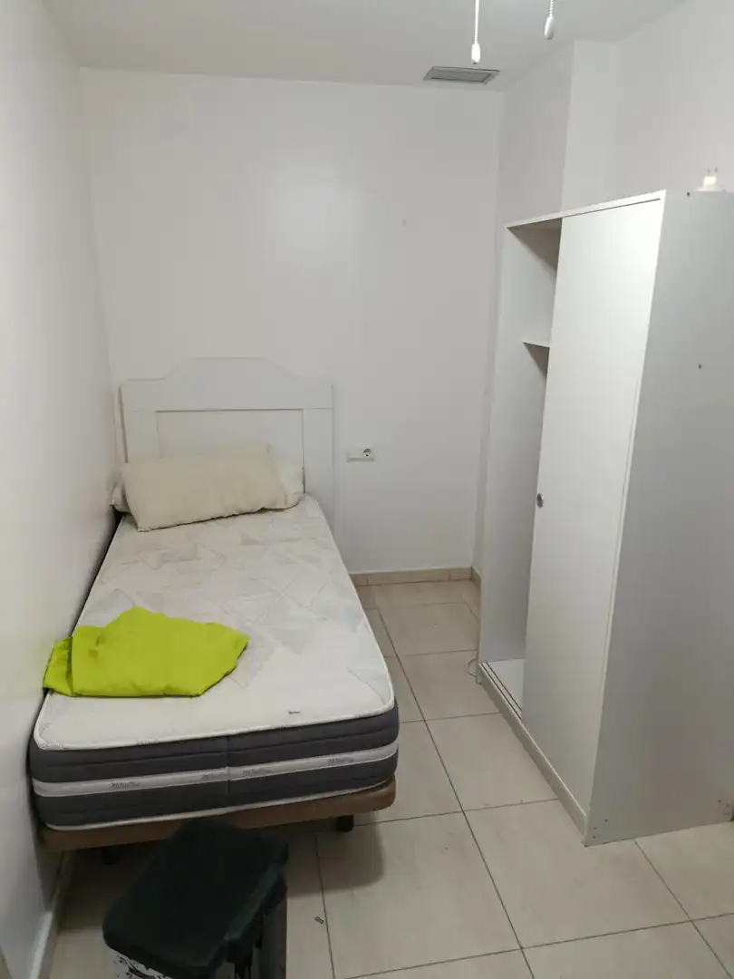 Schlafzimmer von Wohnung zur Miete in Centro