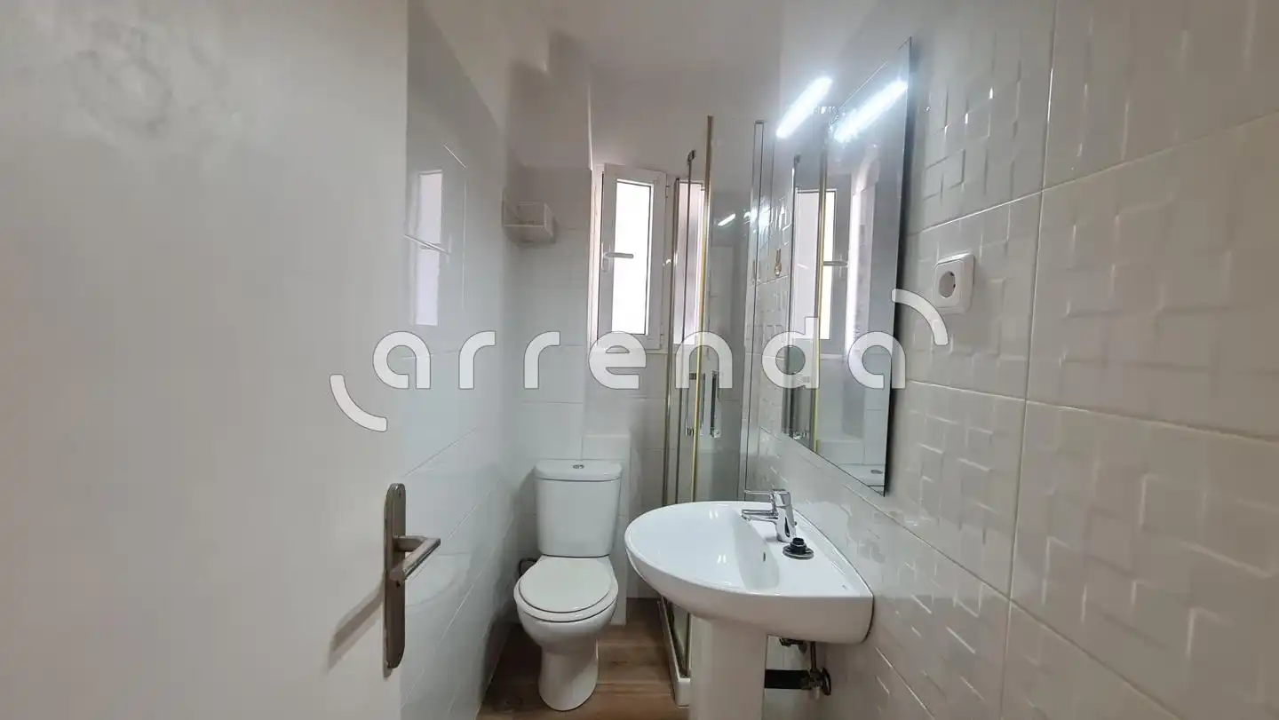 Bathroom of Flat for rent in Madrid  with Heating and Terrace