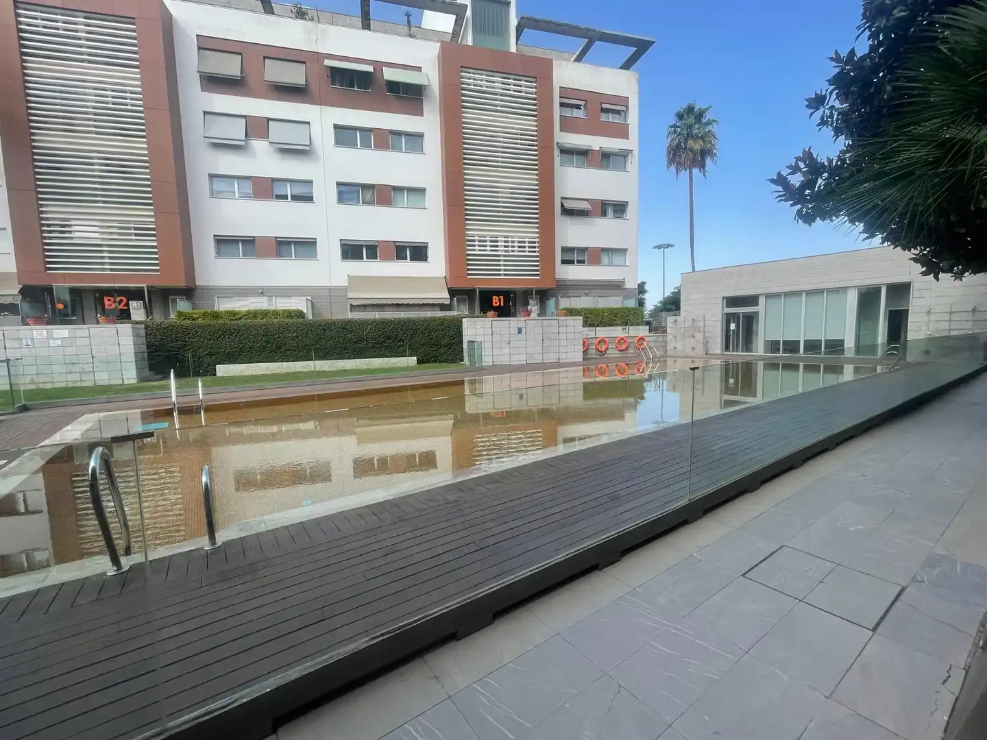Piscina de Pis de lloguer en Armilla amb Aire condicionat, Calefacció i Moblat