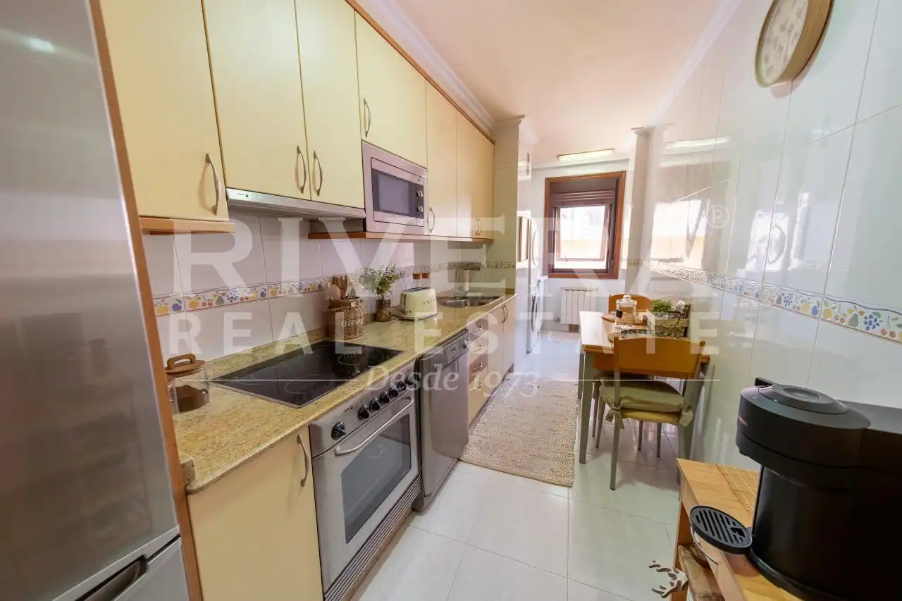 Kitchen of Flat for sale in Vigo   with Heating, Parquet flooring and Storage room