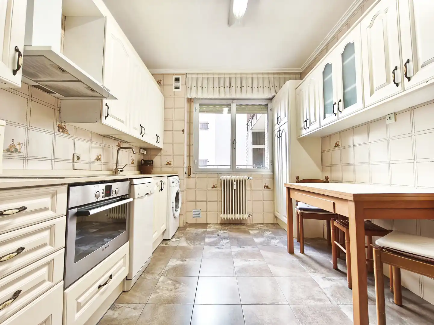 Cuina de Pis en venda en  Logroño amb Calefacció, Parquet i Terrassa