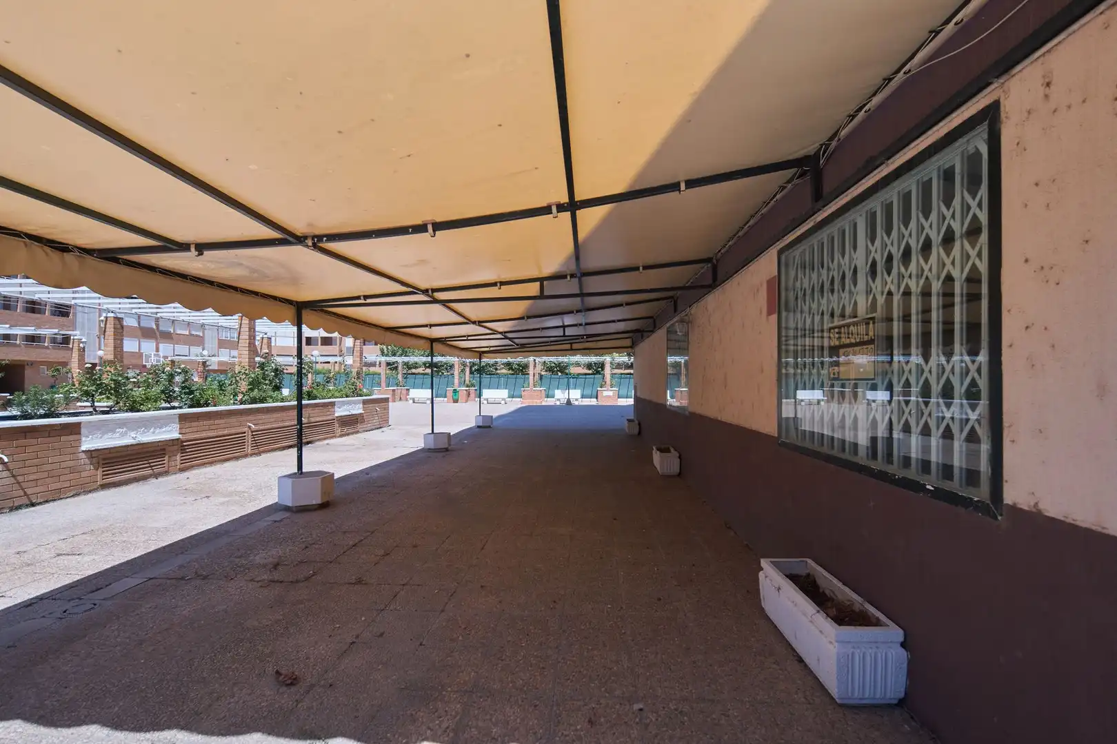 Terraza de Local de alquiler en Zaragoza con Aire acondicionado