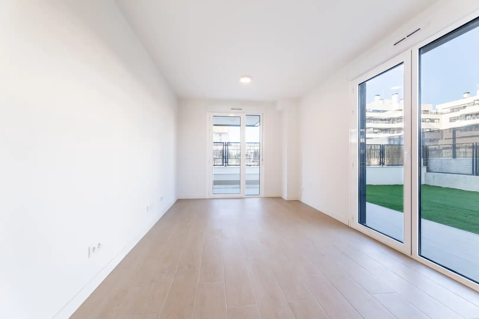 Flat for sale in Alcalá de Henares  with Air Conditioner, Private garden and Terrace