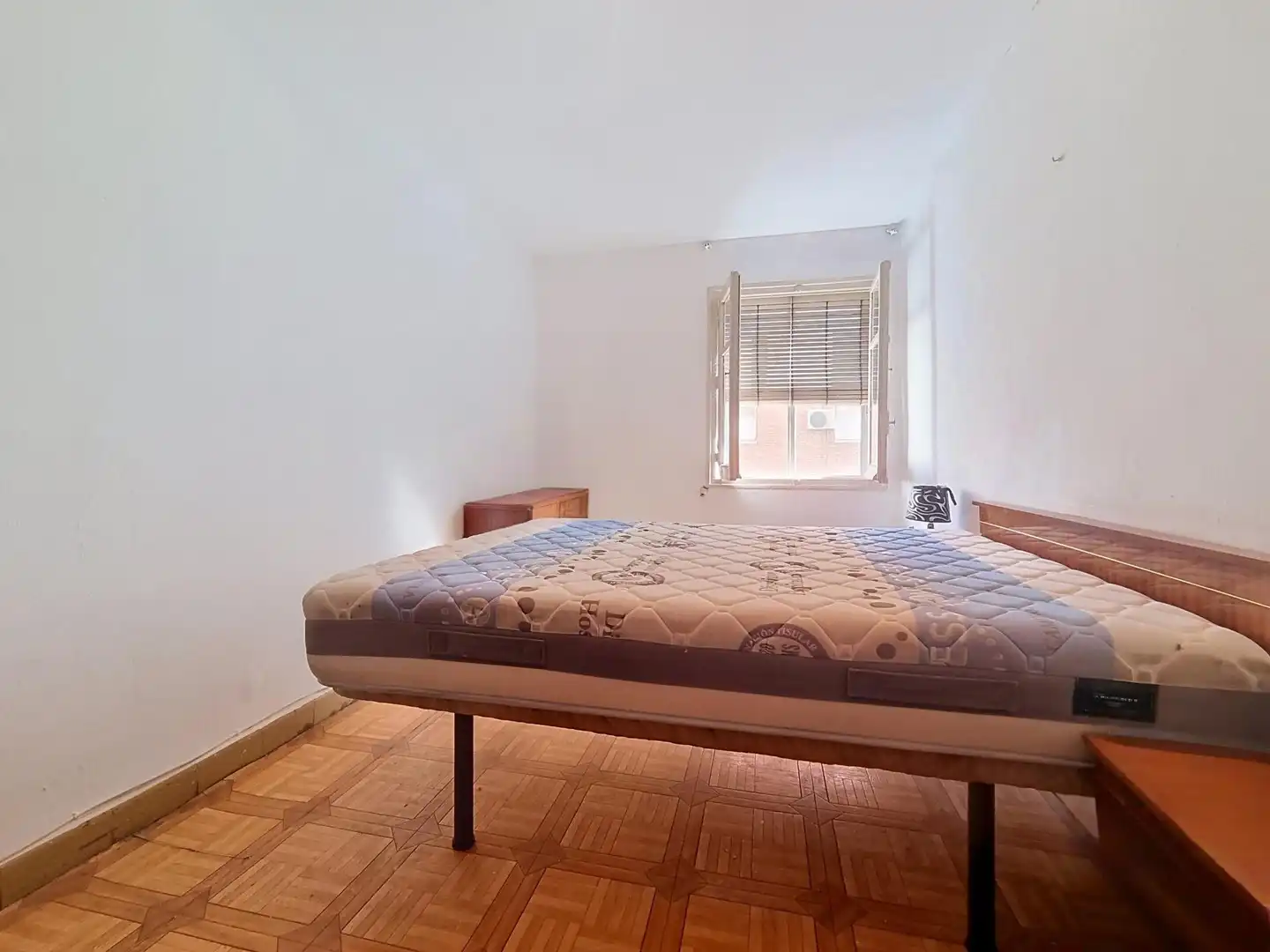 Bedroom of Flat for sale in Madrid  with Balcony