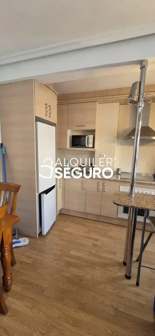 Cocina de Piso de alquiler en Gijón  con Calefacción y Amueblado