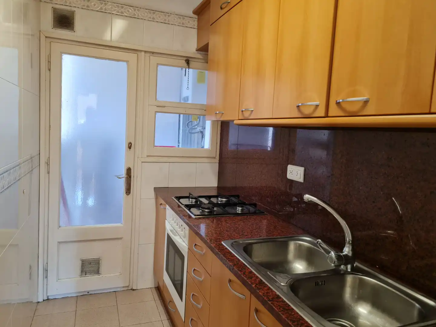 Cuina de Pis de lloguer en Girona amb Aire condicionat, Calefacció i Parquet