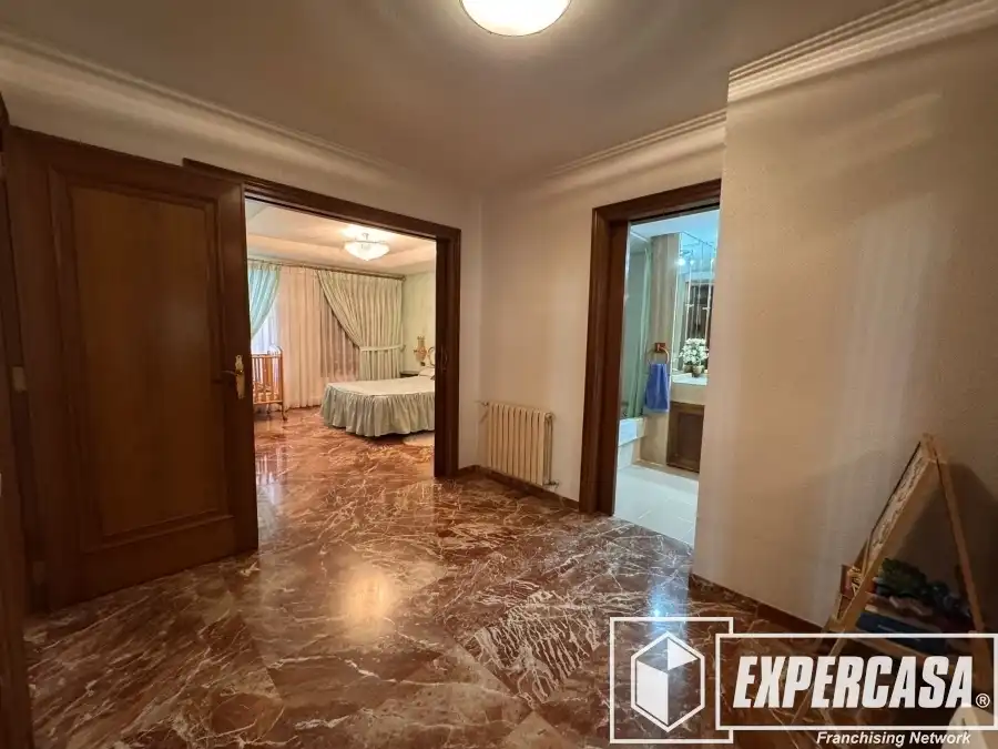 Casa o xalet en venda en Burjassot amb Aire condicionat, Calefacció i Terrassa