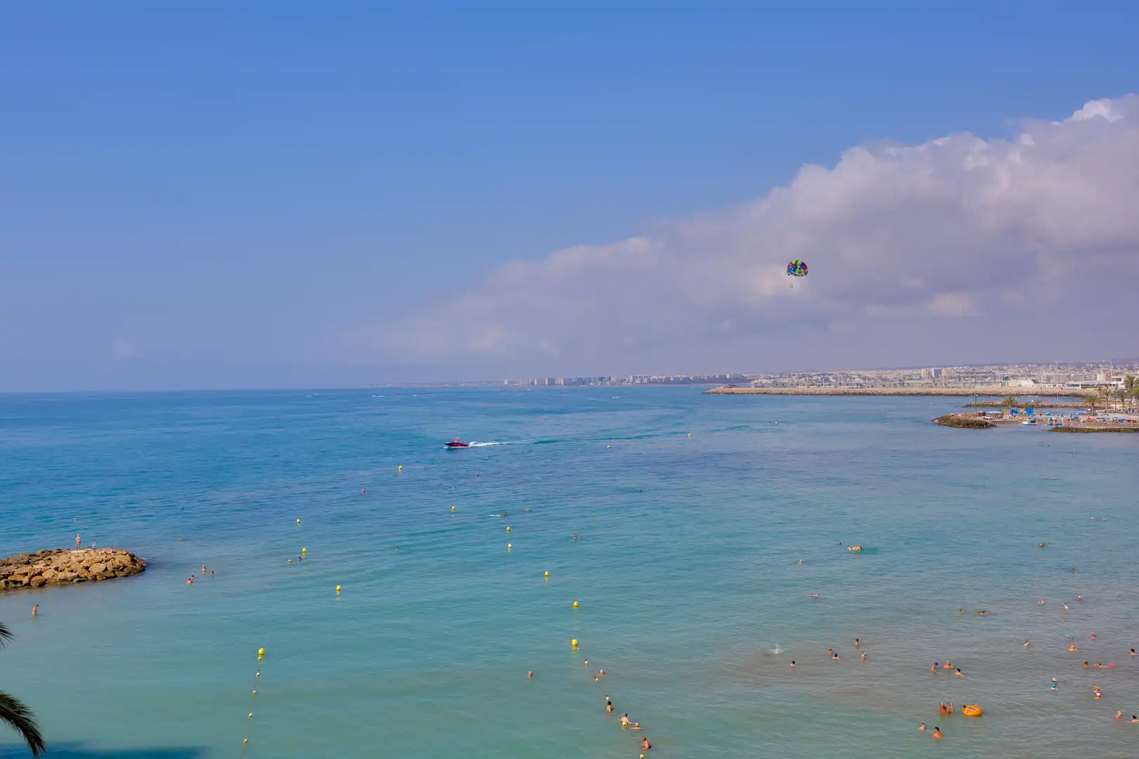 Vista exterior de Pis en venda en Torrevieja amb Aire condicionat i Terrassa