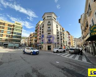 Vista exterior de Pis en venda en Cuenca Capital amb Calefacció, Terrassa i Balcó