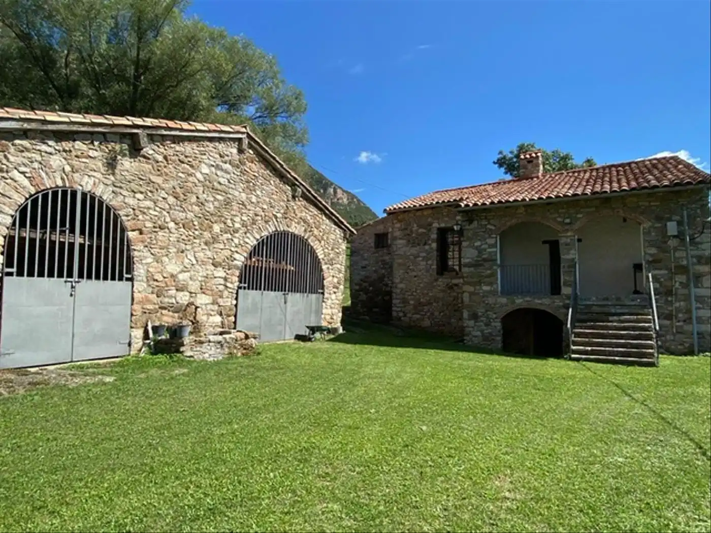 Exterior view of Houses for sale in Ogassa