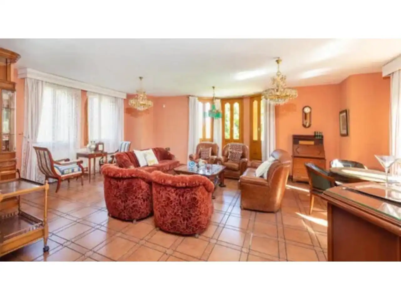 Sala d'estar de Casa o xalet en venda en Baza amb Calefacció, Jardí privat i Terrassa