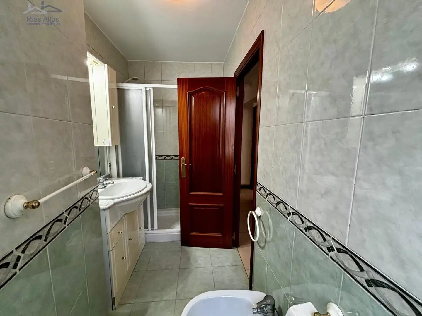 Baño de Piso de alquiler en A Coruña Capital  con Calefacción y Amueblado
