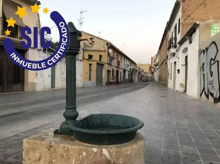 Vista exterior de Casa o chalet en venta en Valencia con Terraza y Alarma