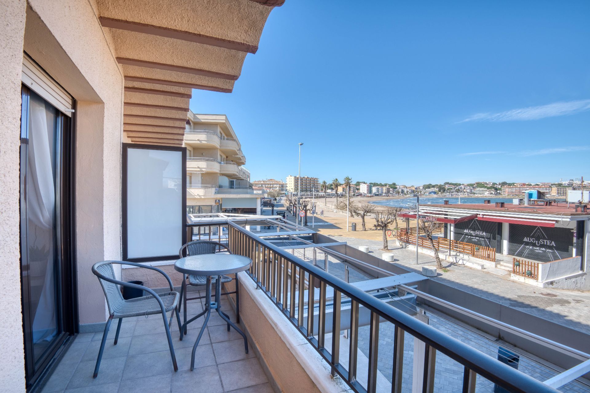 Terrasse von Wohnungen zum Verkauf in L'Escala mit Terrasse und Möbliert