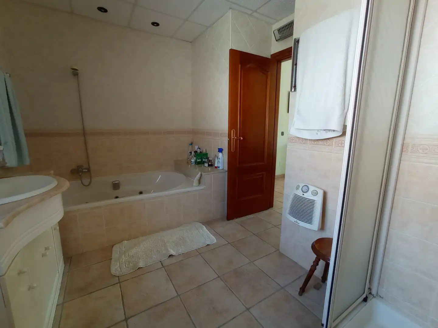 Baño de Casa o chalet de alquiler en Fuengirola con Aire acondicionado, Calefacción y Jardín privado
